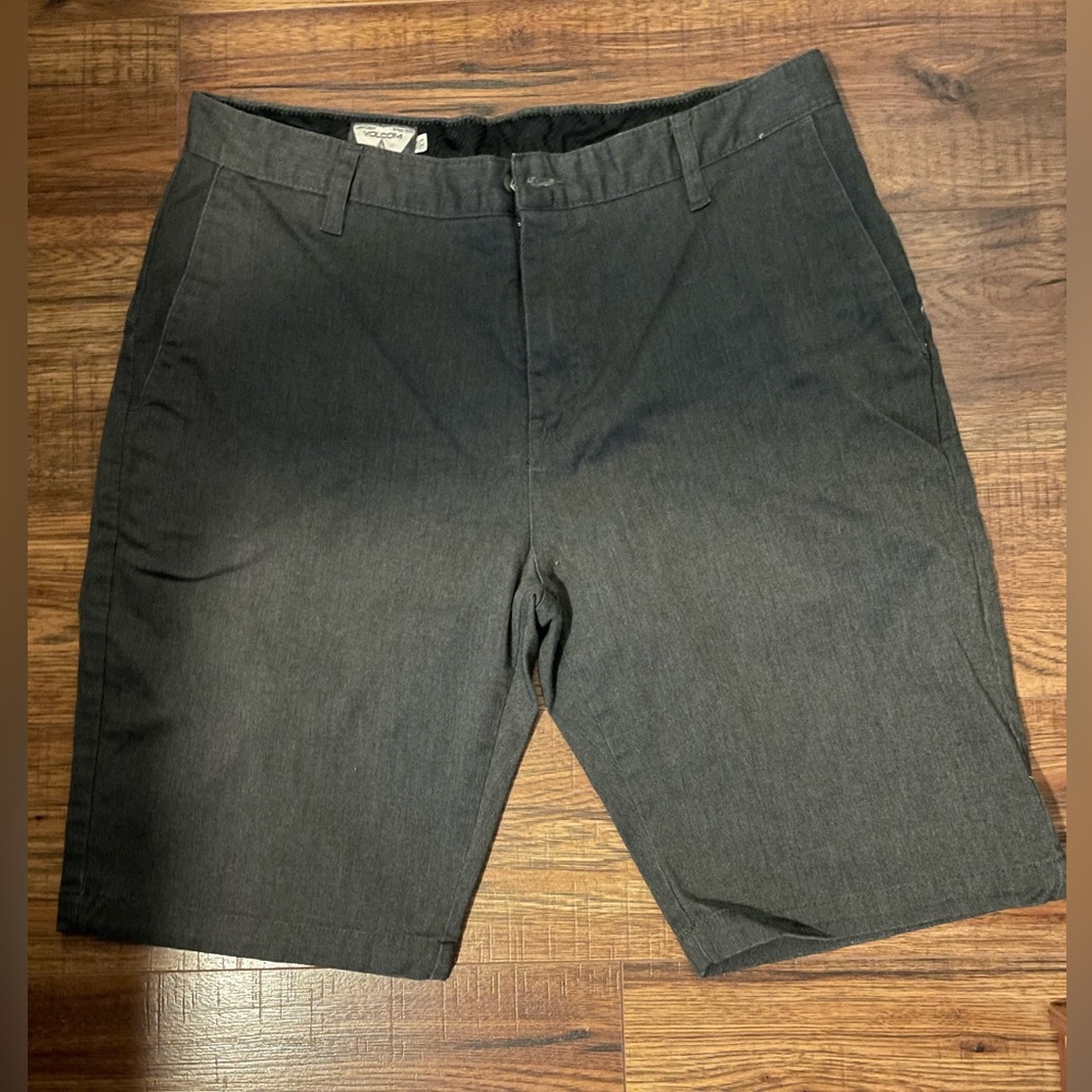 Men’s Volcom Shorts Size 33